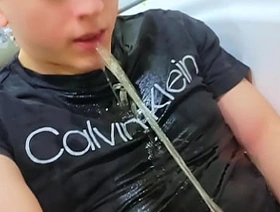 18 year old boy pisses in mouth and cums