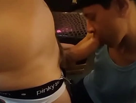 Massagem e sexo no camarim do show