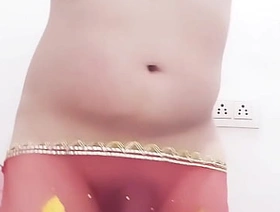 Desi Hijra Nangi Dance - Tu Qamar pakad ke kheeche Haaye Daiya Pairon Ke Neeche