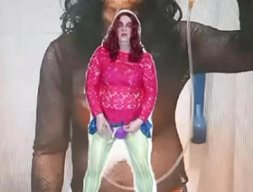 pissing like a good sissy bisexual crossdresser like me